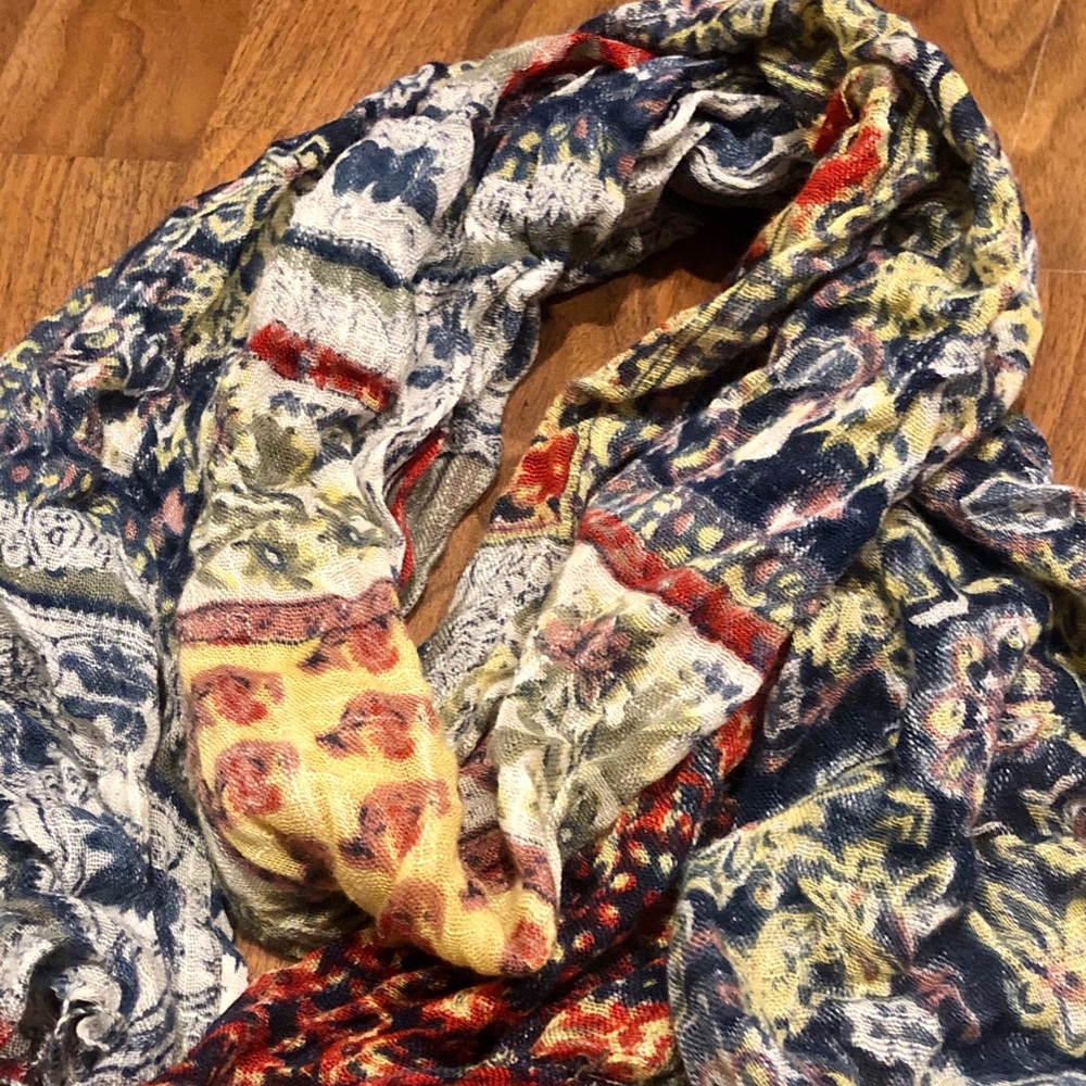 NWOT- boho printed scarf